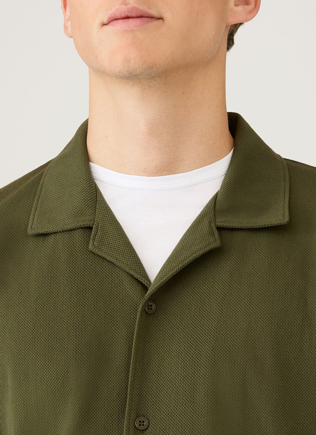 Mens Riviera Camp Collar Shirt In Deep Olive Msht2147 Gniz