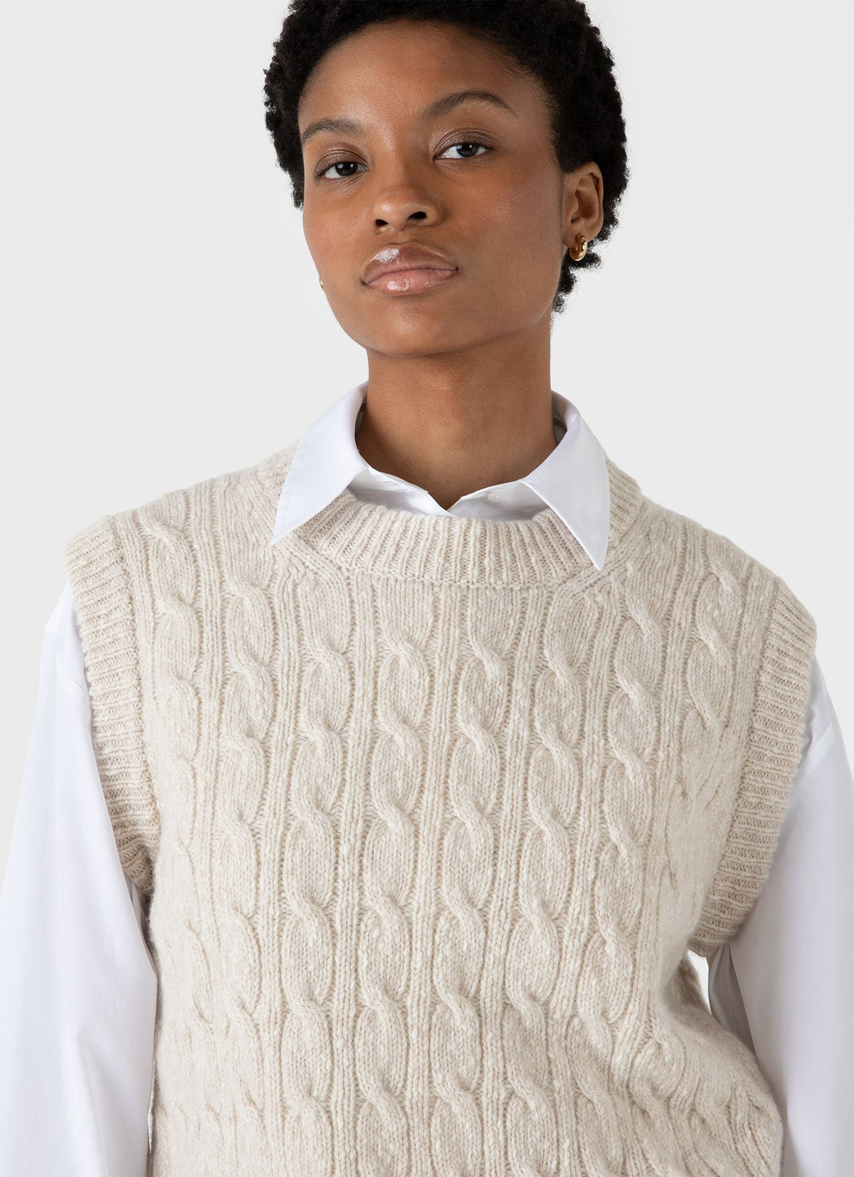 Womens Cable Knit Vest In Ecru Wtop8218 Whcr