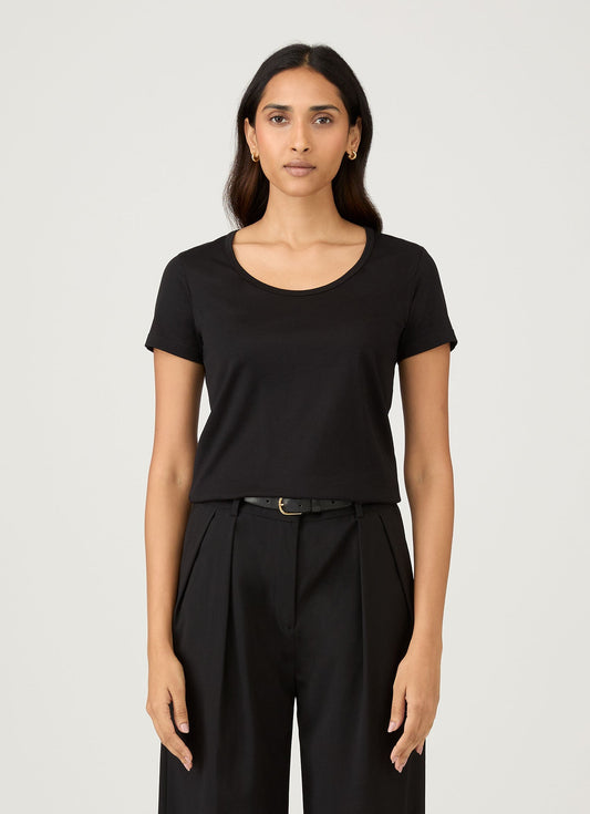 Women's Classic Scoop Neck T-shirt in Black